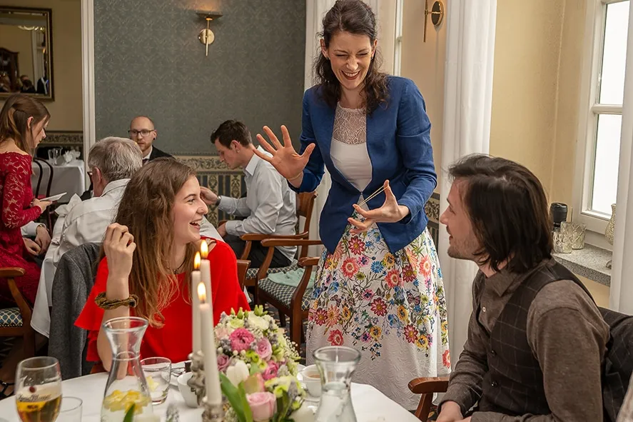 Johanna Lux performing close-up magic
