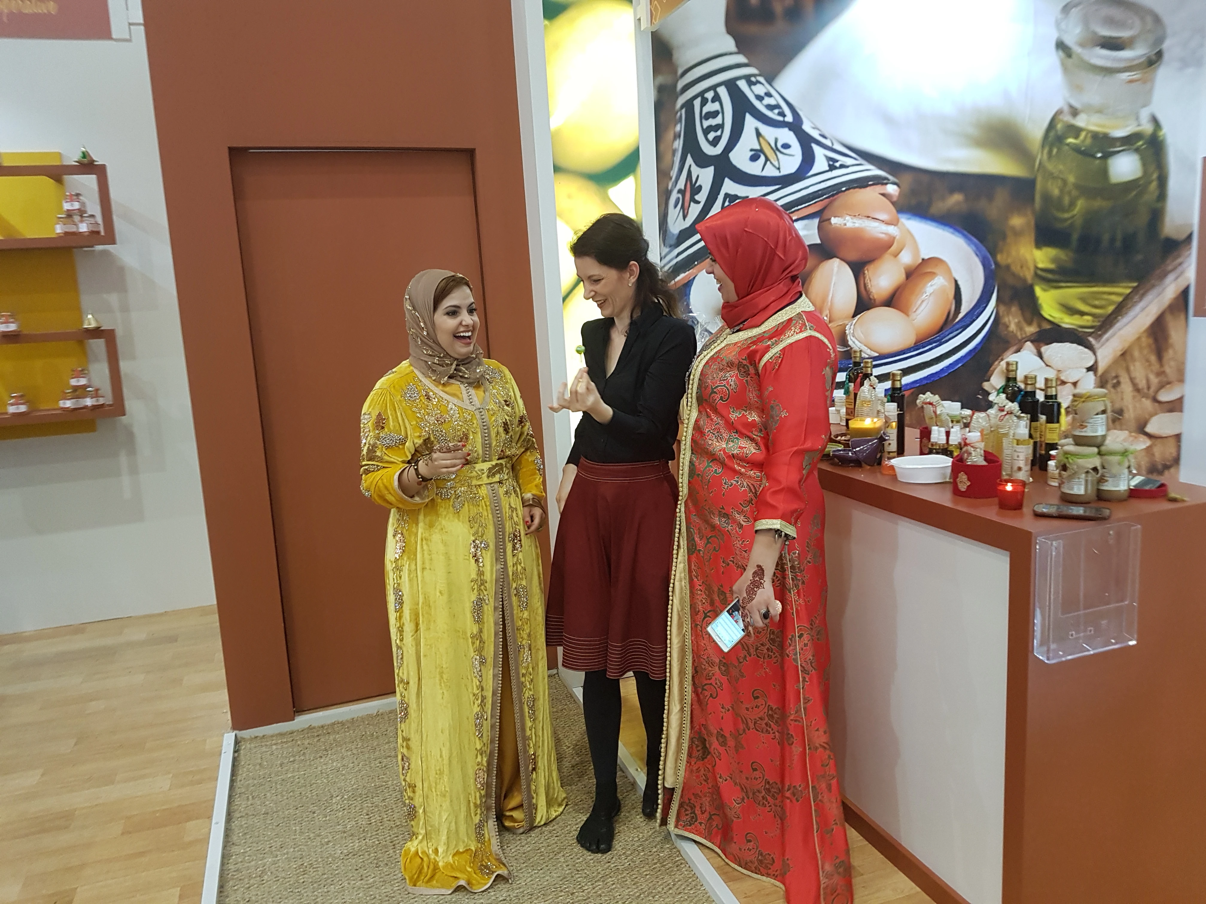 Johanna Lux bei der Messezauberei