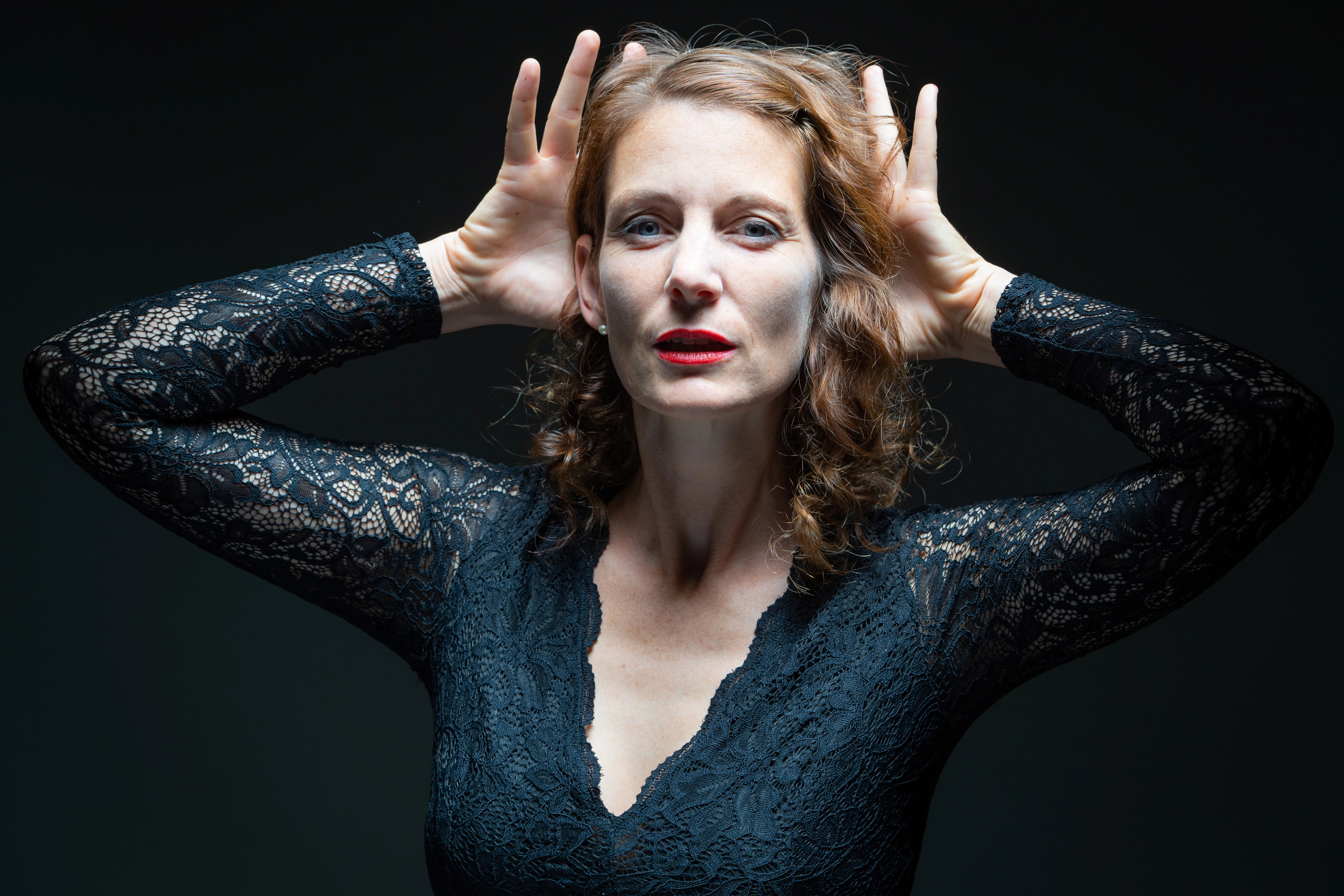 Johanna Lux beim Zaubern