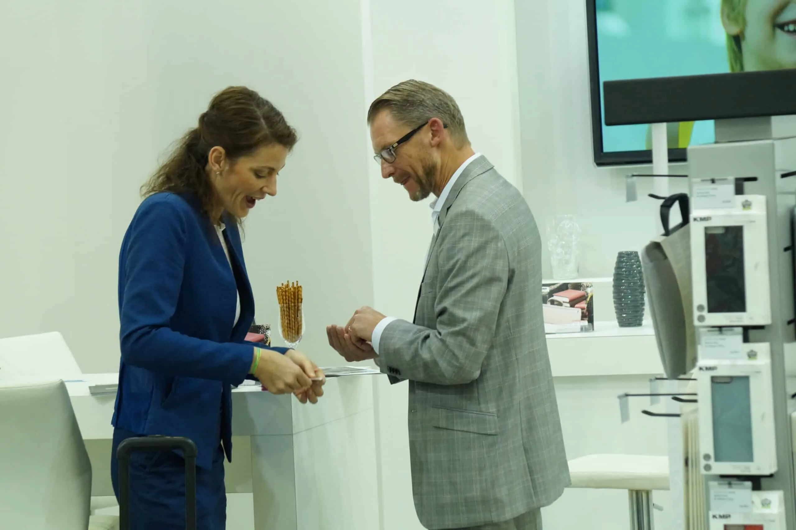 Johanna Lux bei der Messezauberei